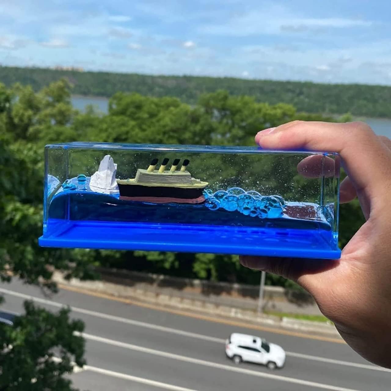 Liquid Wave Cruise Ship Decoration,Titanic,Cruise Ship, For Car Dashboard Decorative Showpiece